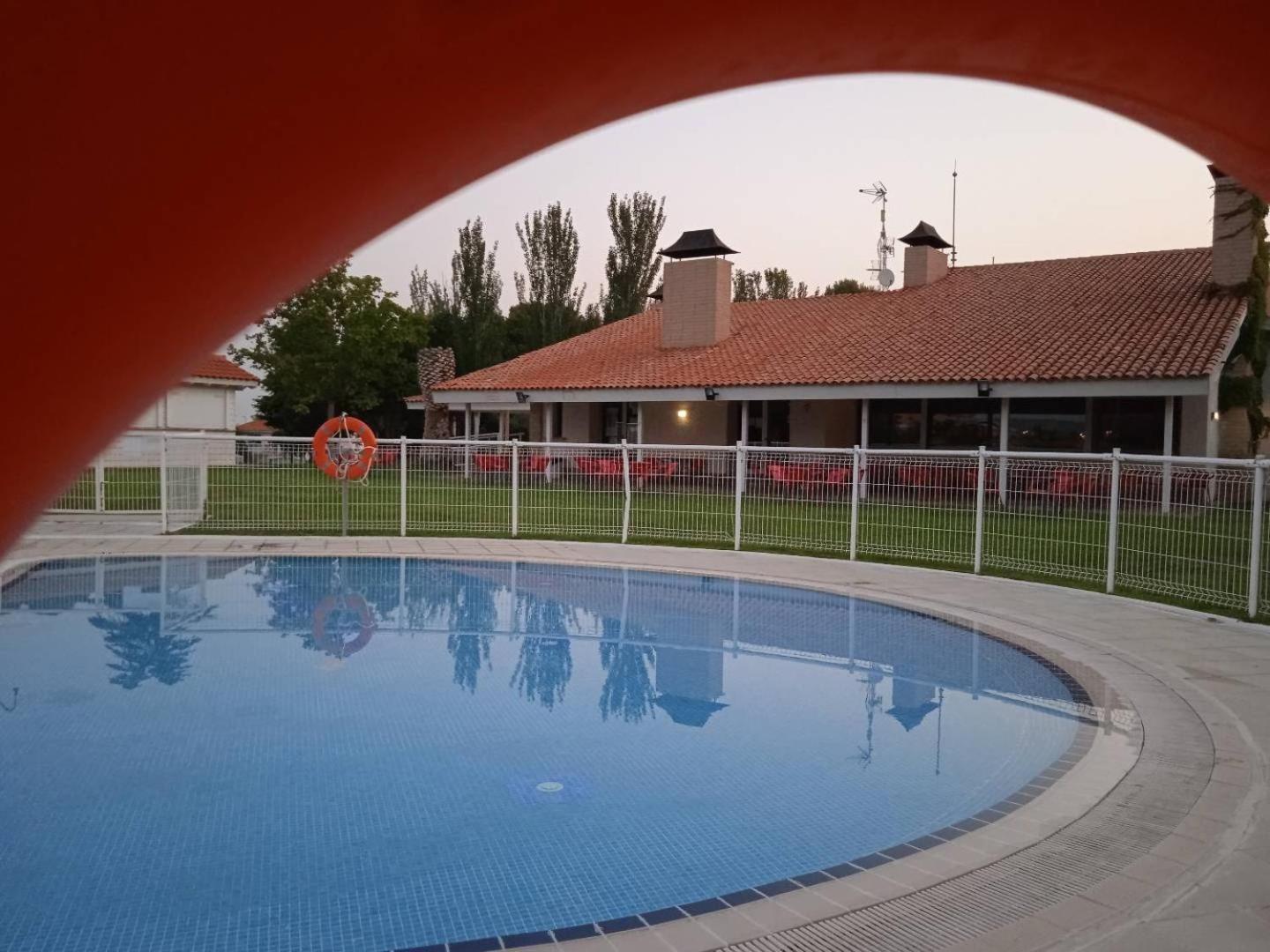Albergue Zaragoza Camping Exteriér fotografie