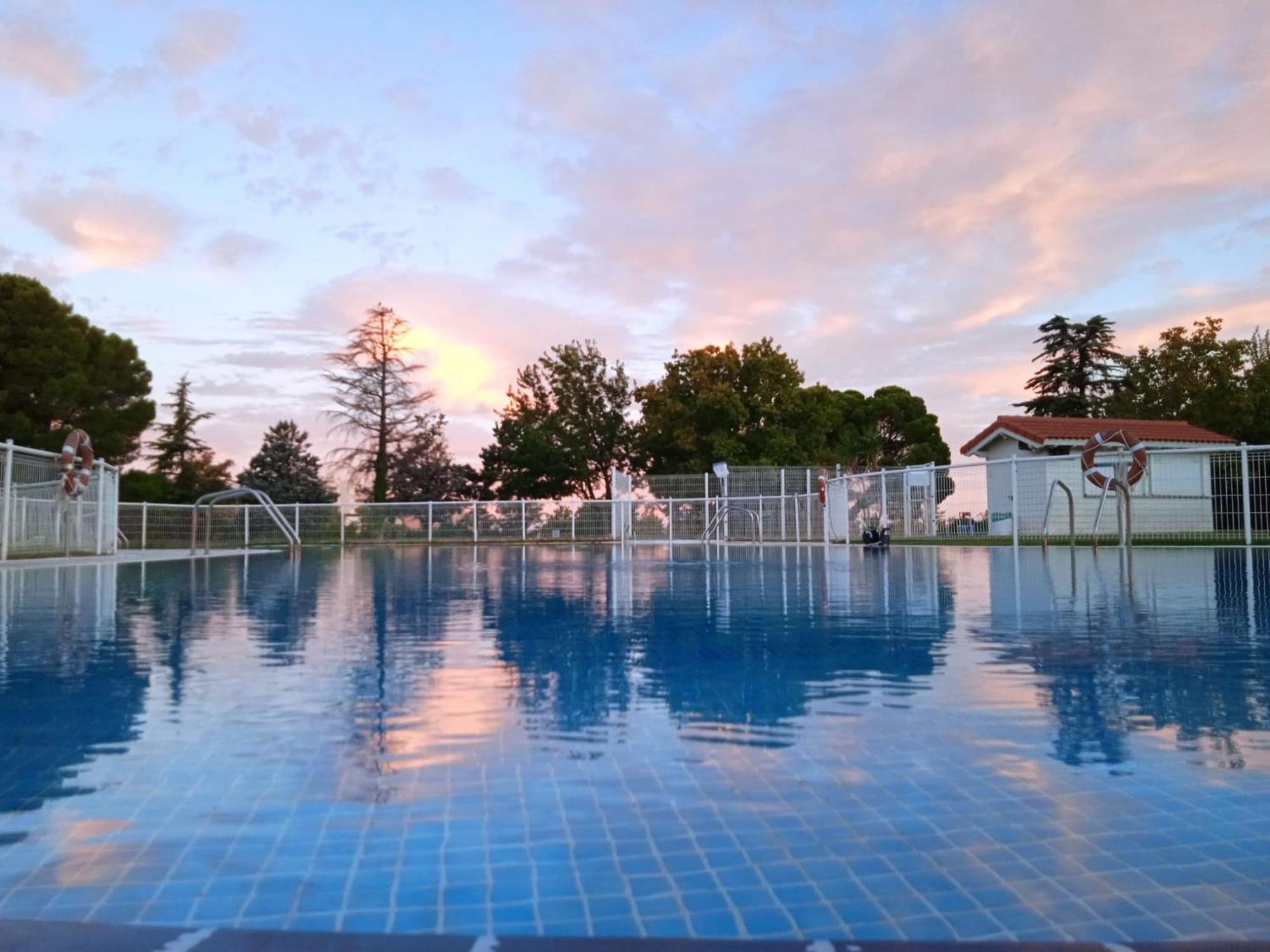 Albergue Zaragoza Camping Exteriér fotografie