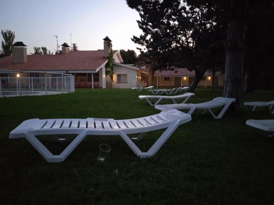 Albergue Zaragoza Camping Exteriér fotografie