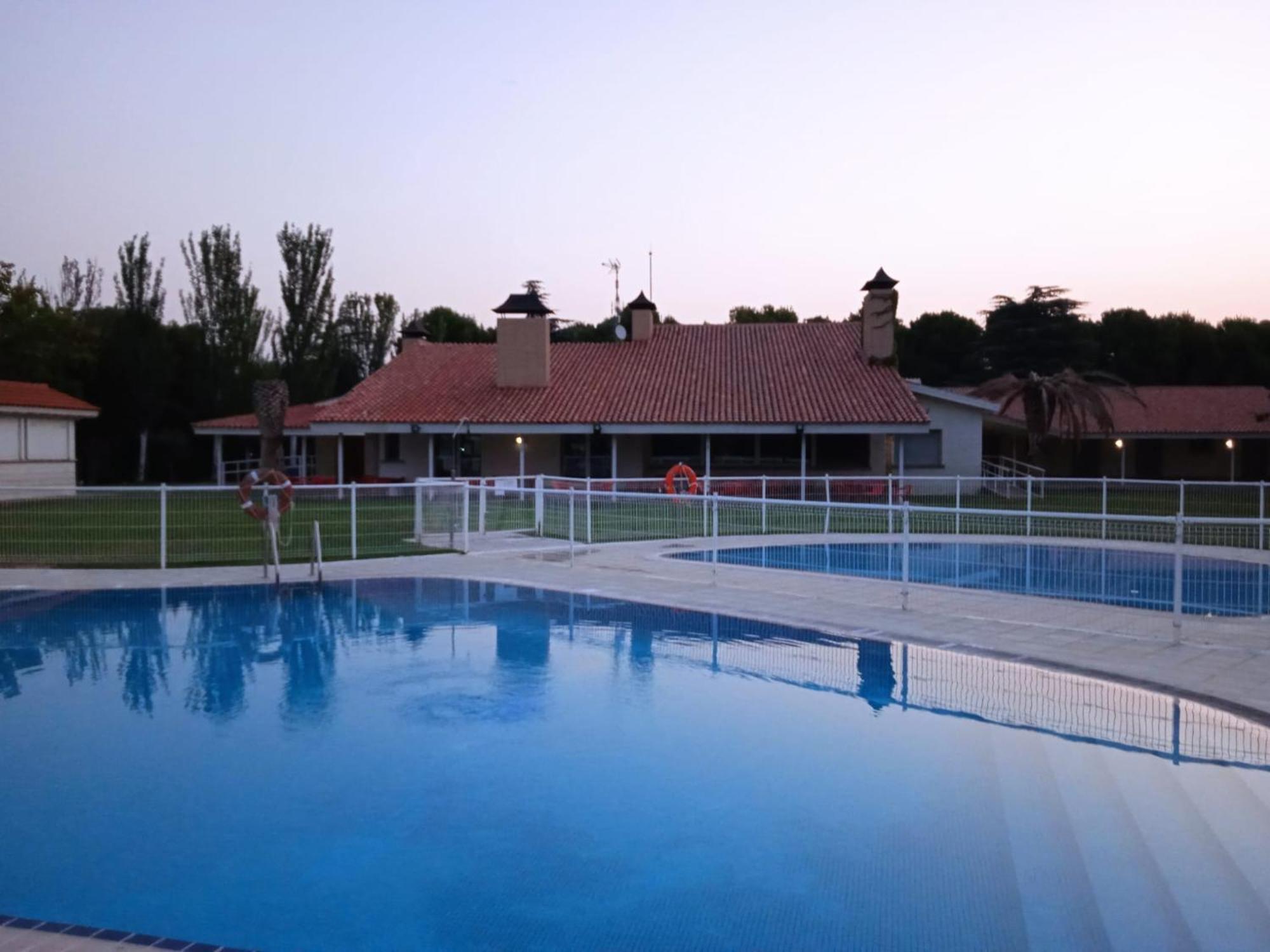 Albergue Zaragoza Camping Exteriér fotografie