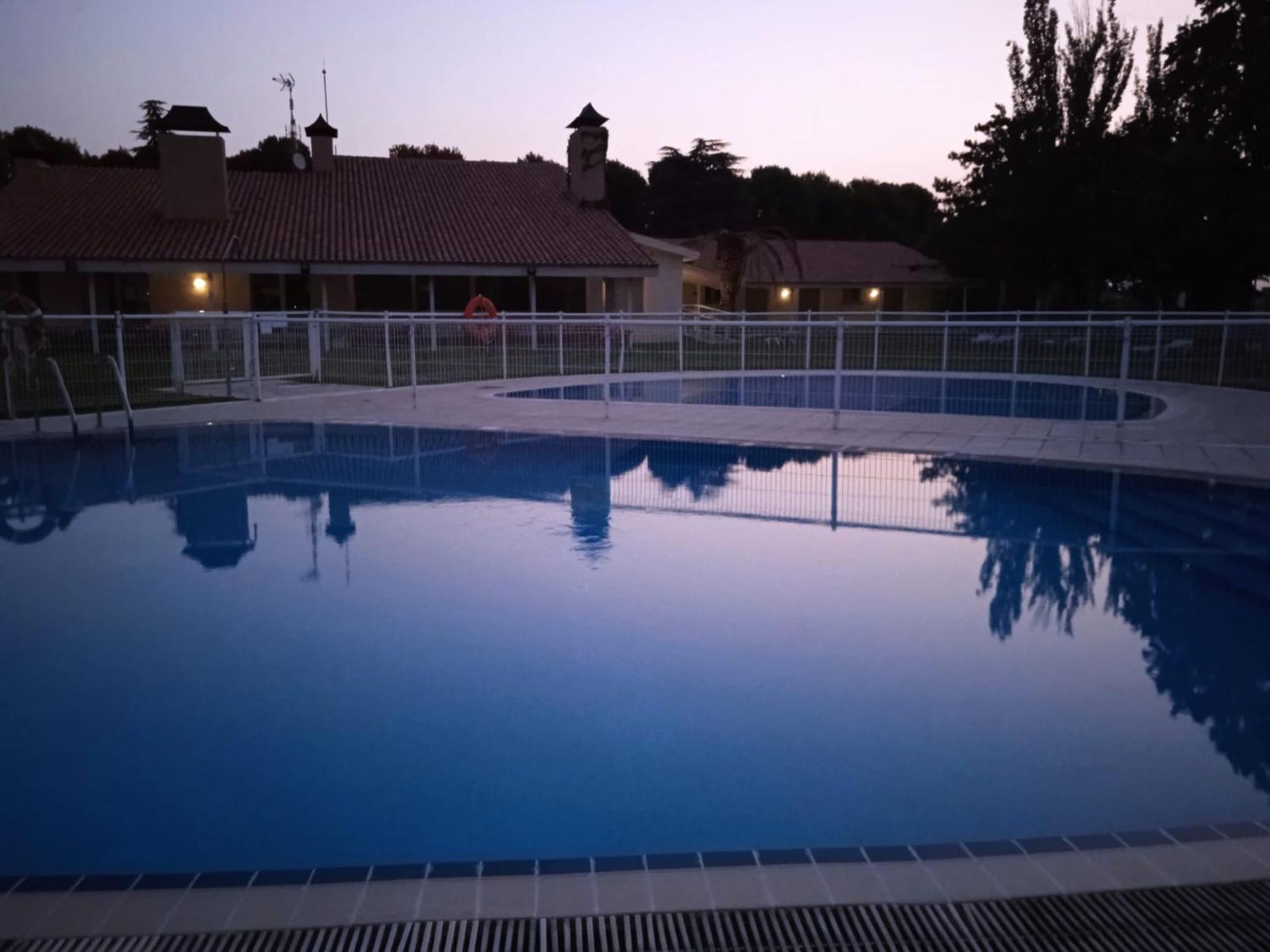 Albergue Zaragoza Camping Exteriér fotografie