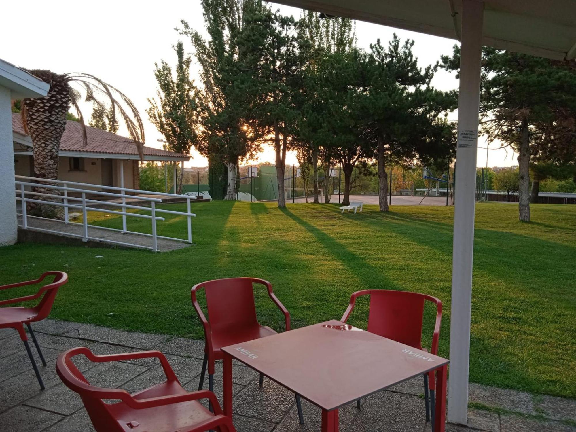 Albergue Zaragoza Camping Exteriér fotografie