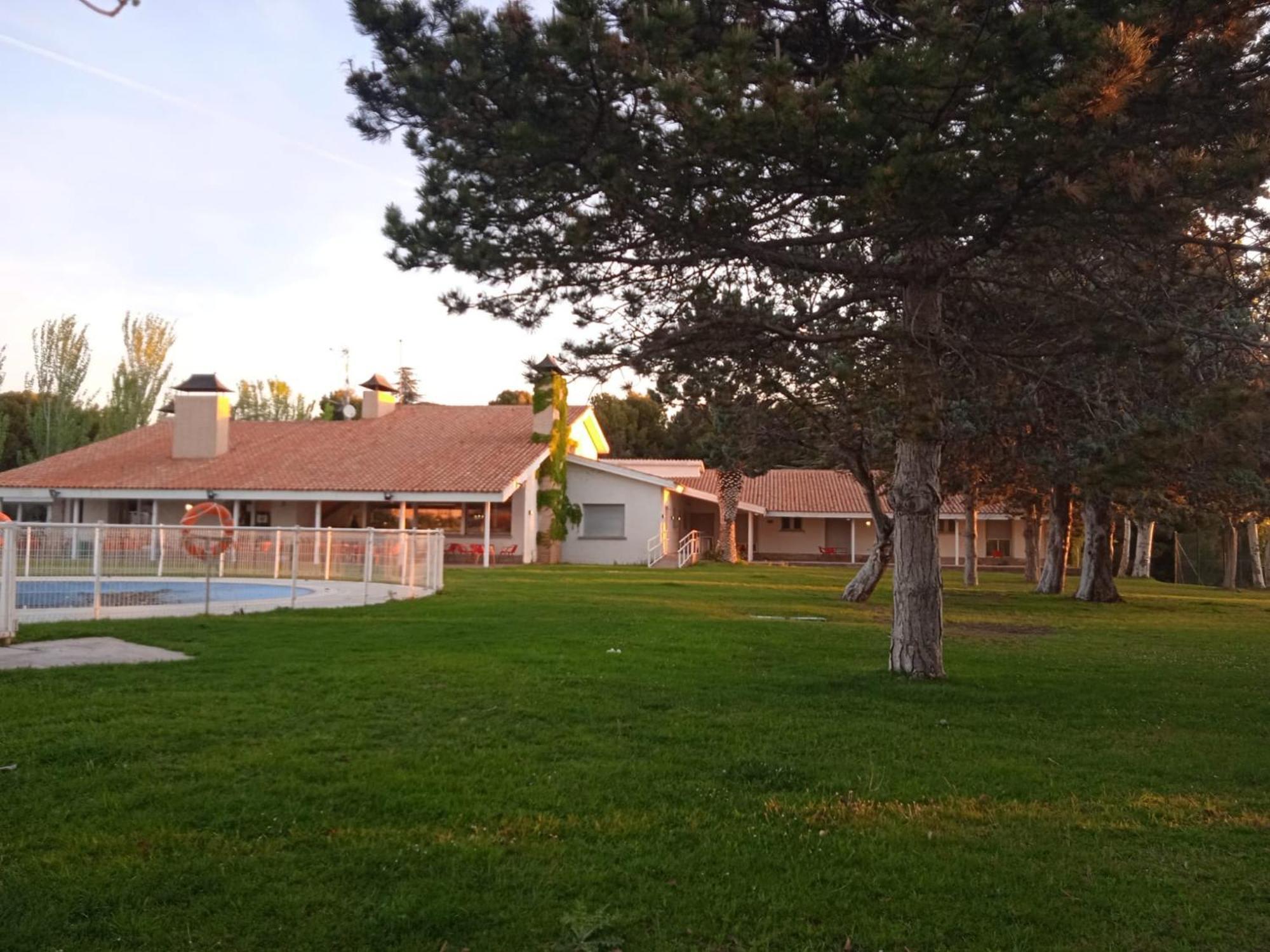 Albergue Zaragoza Camping Exteriér fotografie