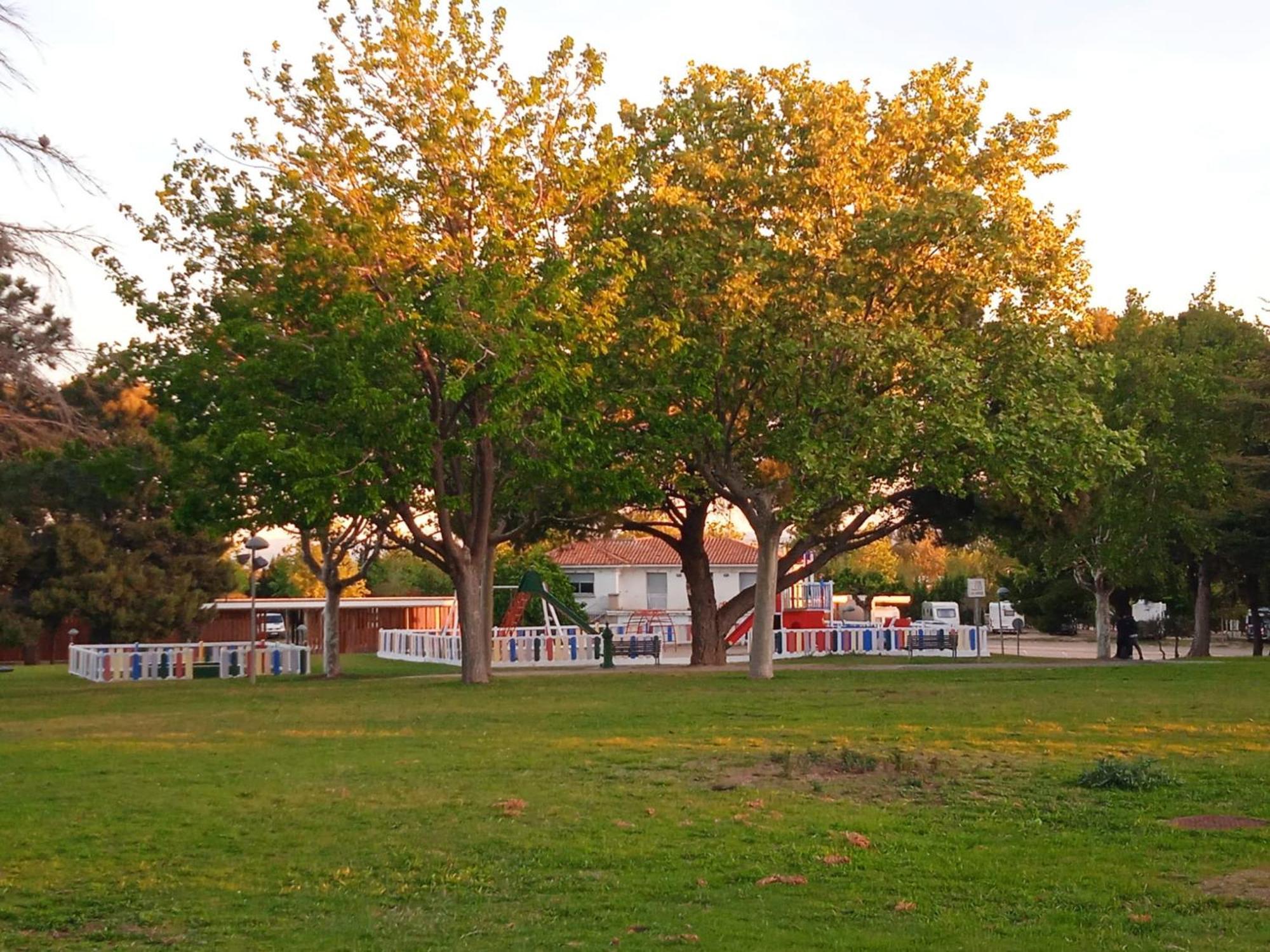 Albergue Zaragoza Camping Exteriér fotografie