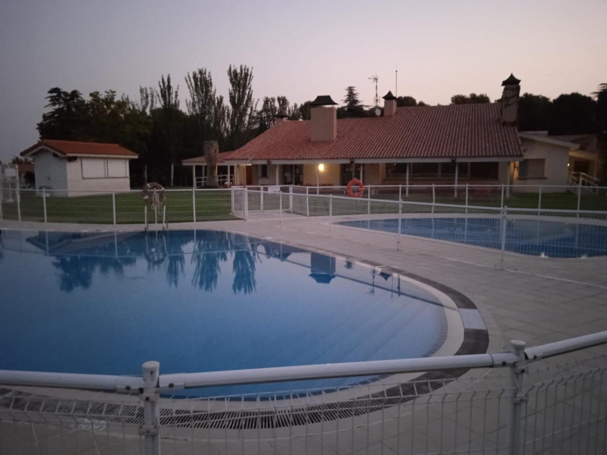 Albergue Zaragoza Camping Exteriér fotografie